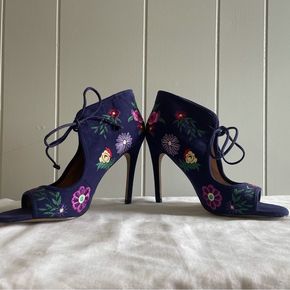 Betsey Johnson Blue Suede Stilettos. Size 8 Women’s. - Picture 3 of 7